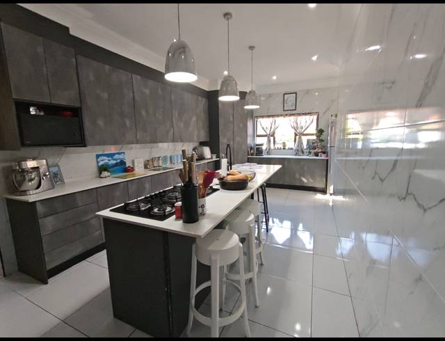 3 BEDROOM FREEHOLD FOR SALE IN NEW REDRUTH